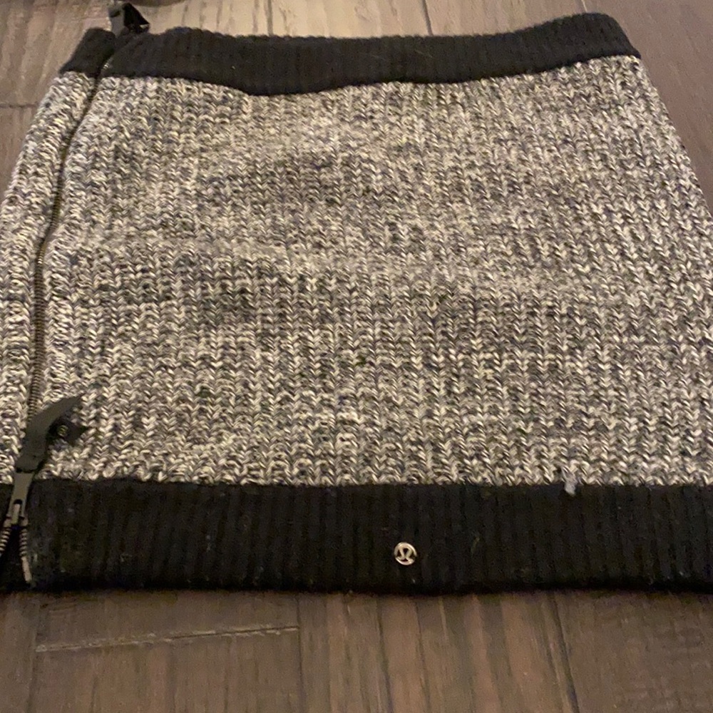Lulu lemon neck warmer
